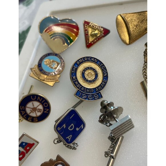 Vintage Collectible Pin & Fob Lot - Military Union Figural Awards & More Assorte - Picture 2 of 16